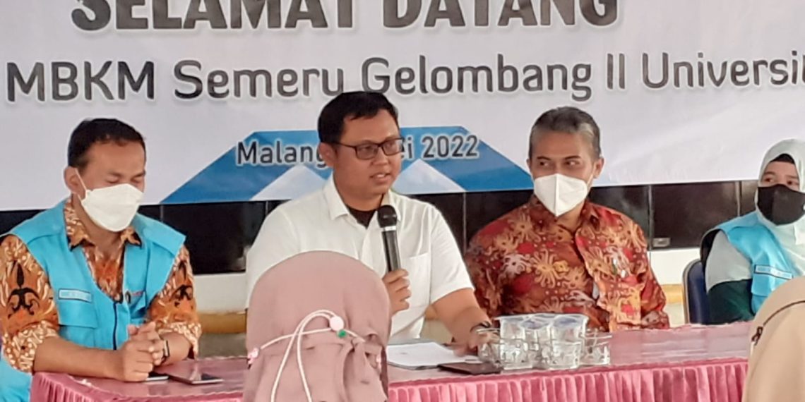 Camat Pronojiwo Harap Mahasiswa Beri Manfaat Bagi Masyarakat